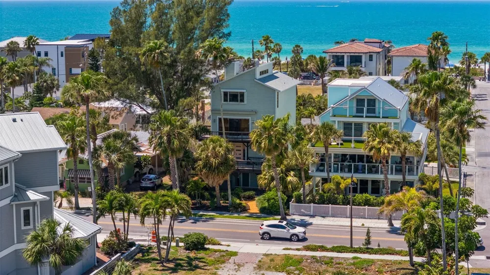1304 PASS A GRILLE WAY St Pete Beach, FL 33706