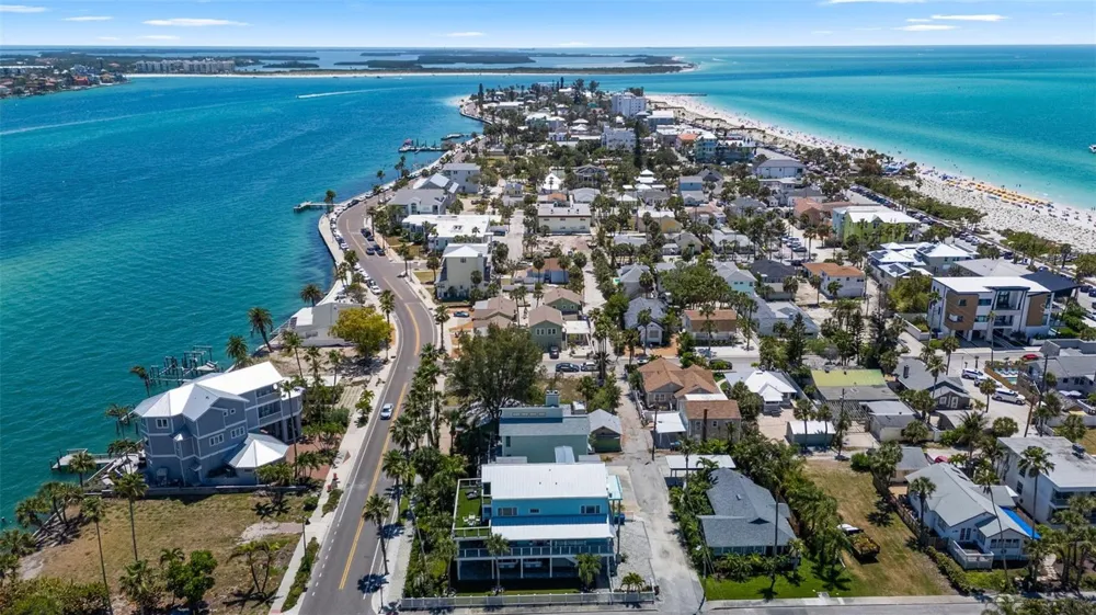 1304 PASS A GRILLE WAY St Pete Beach, FL 33706