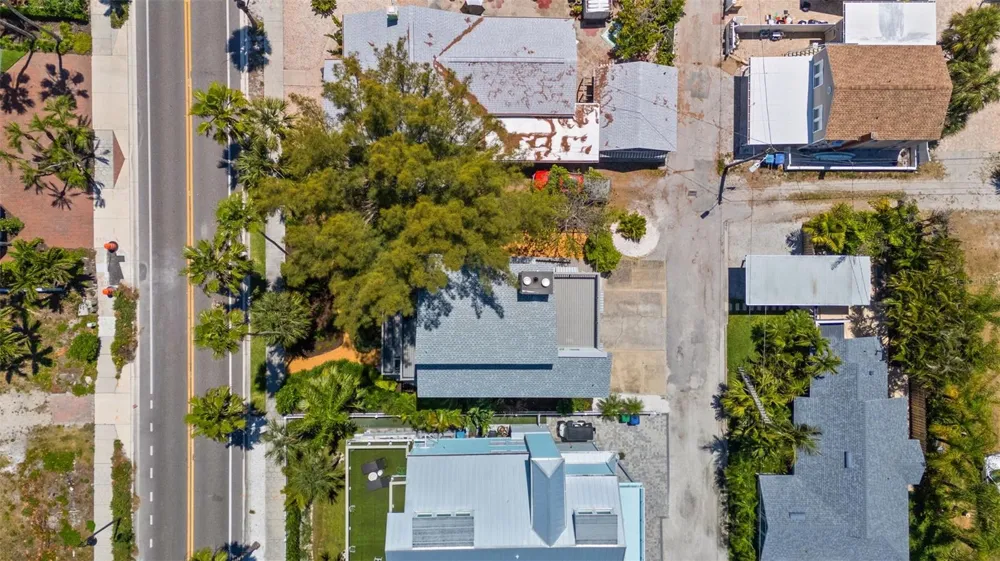 1304 PASS A GRILLE WAY St Pete Beach, FL 33706