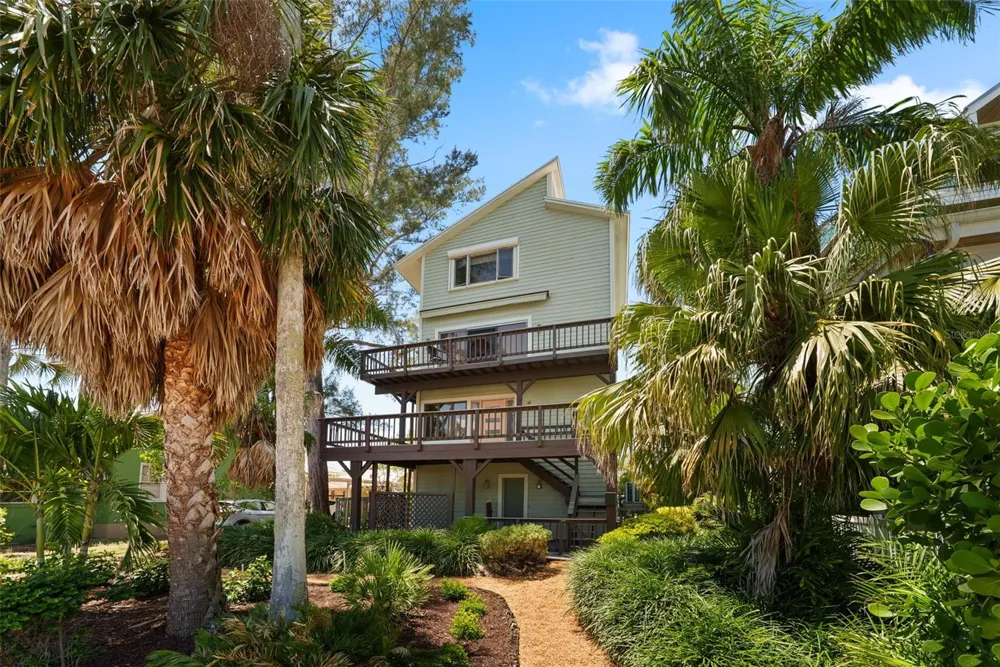1304 PASS A GRILLE WAY St Pete Beach, FL 33706