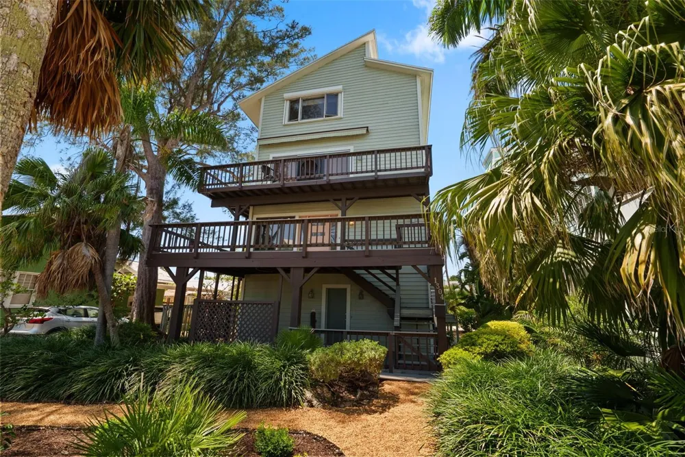 1304 PASS A GRILLE WAY St Pete Beach, FL 33706