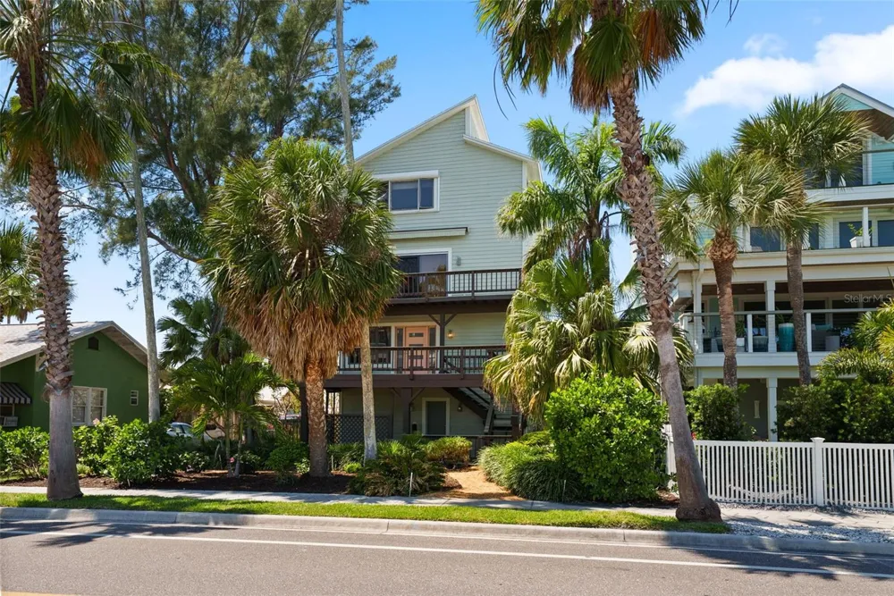 1304 PASS A GRILLE WAY St Pete Beach, FL 33706