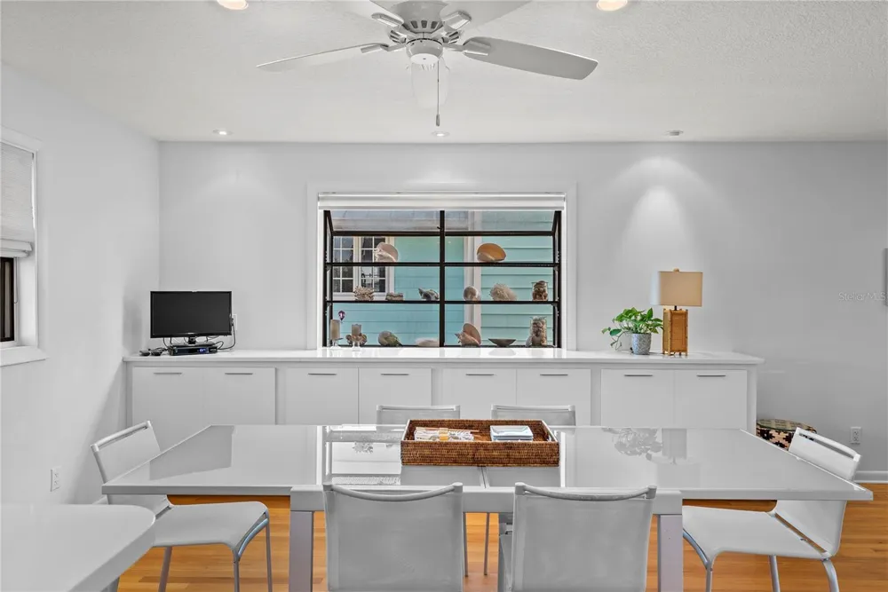 1304 PASS A GRILLE WAY St Pete Beach, FL 33706