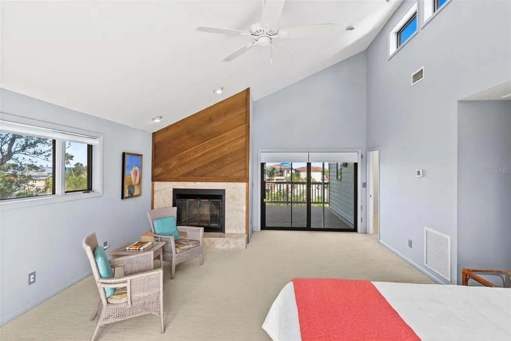 1304 PASS A GRILLE WAY St Pete Beach, FL 33706