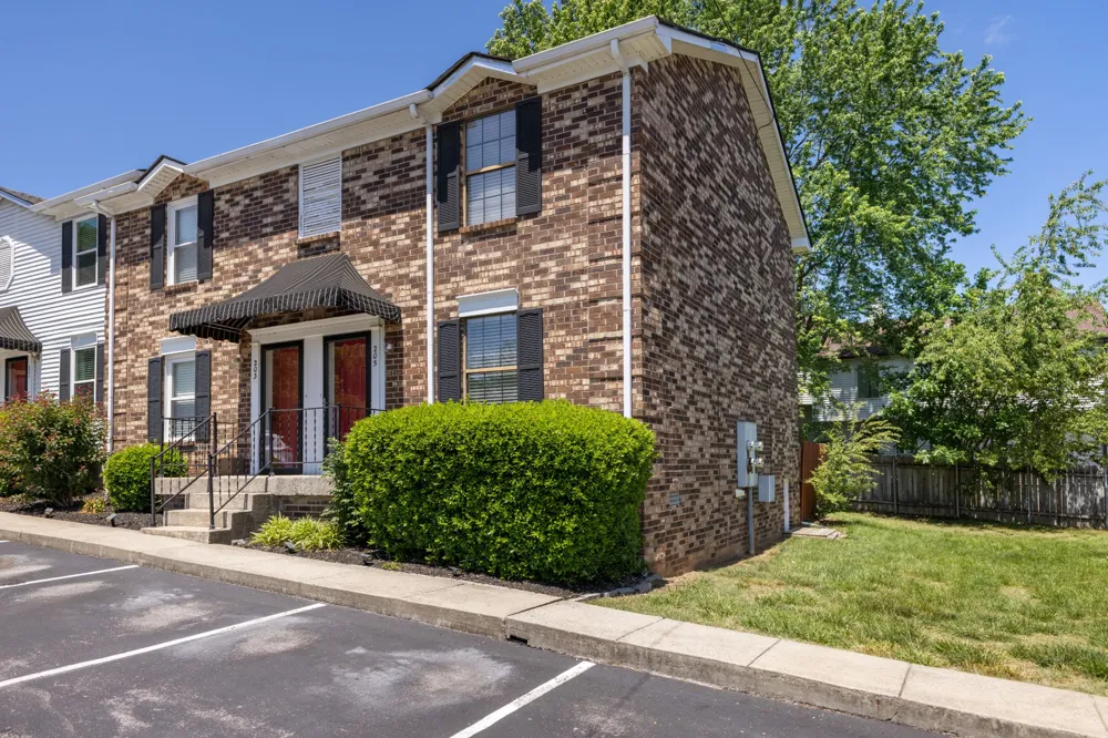 205 Edgewood Dr Hendersonville, TN 37075