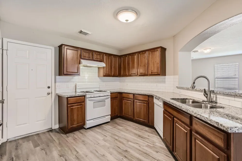 11746 Elizabeth Court Pinehurst, TX 77362