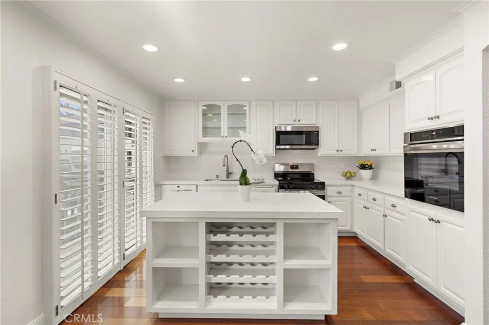 5 Morningside Irvine, CA 92603