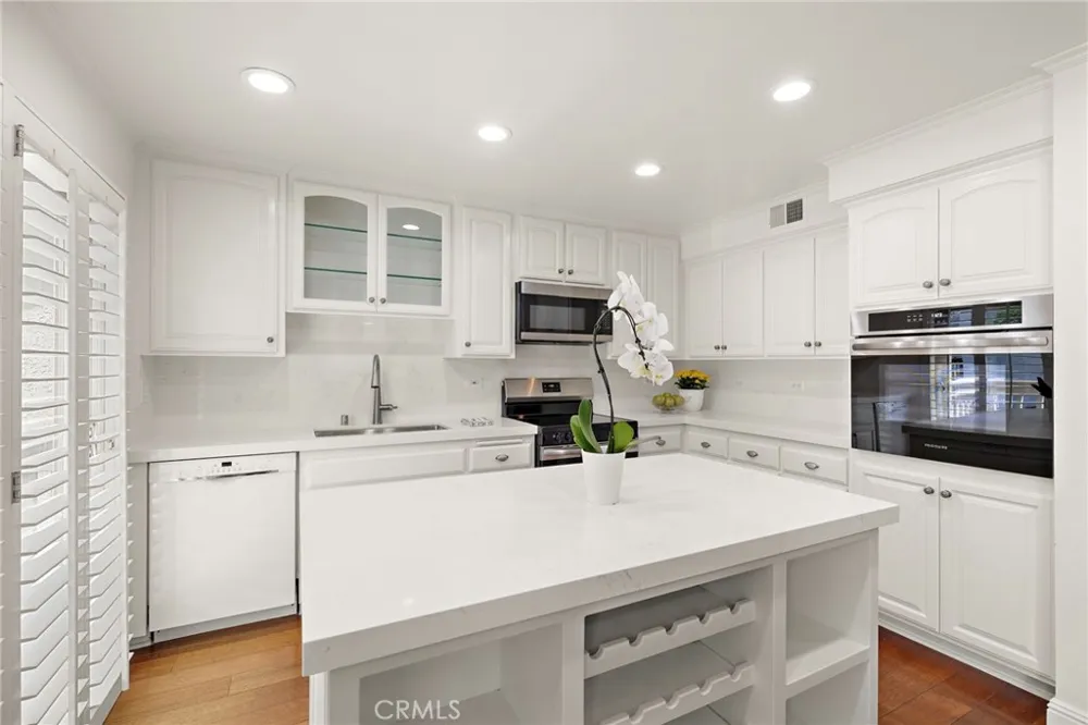 5 Morningside Irvine, CA 92603