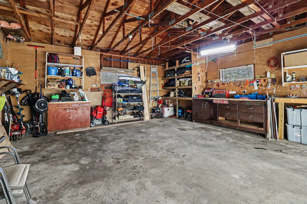 1430 S Walhalla Road Branch, MI 49402