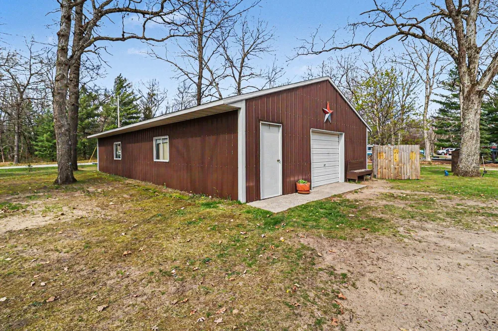 1430 S Walhalla Road Branch, MI 49402