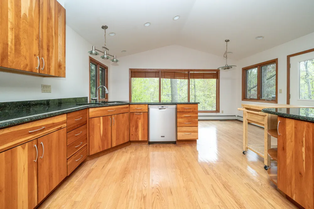34150 Hunters Row Farmington Hills, MI 48331