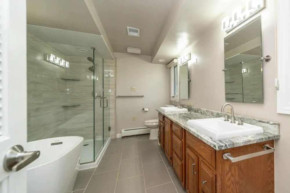 34150 Hunters Row Farmington Hills, MI 48331