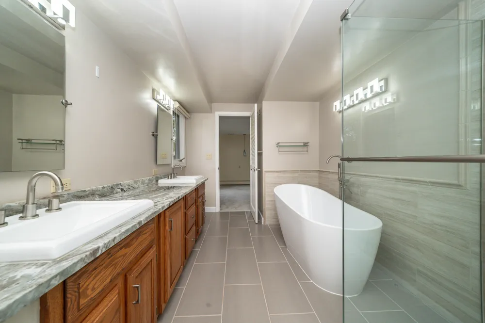 34150 Hunters Row Farmington Hills, MI 48331