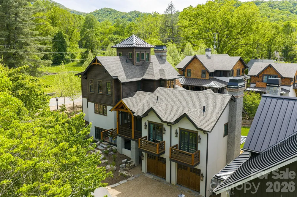 25 Rantis Lane Black Mountain, NC 28711