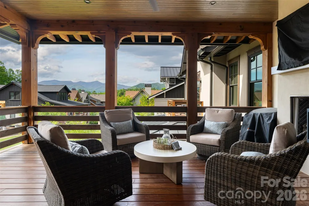 25 Rantis Lane Black Mountain, NC 28711