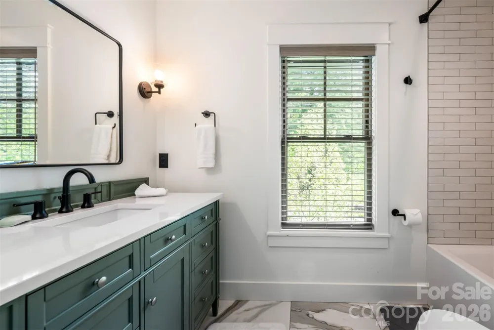 25 Rantis Lane Black Mountain, NC 28711