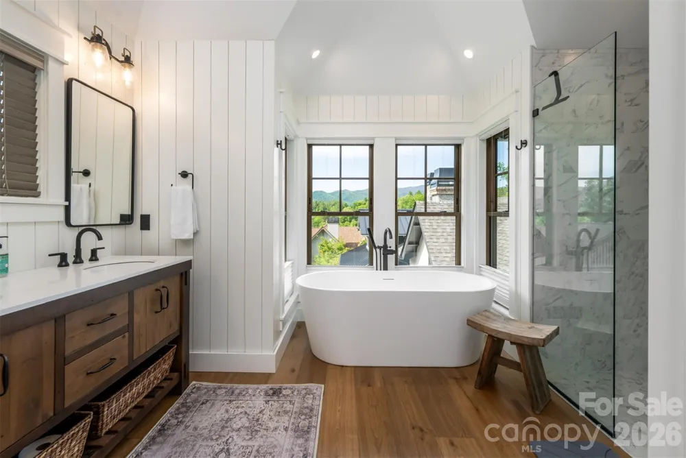 25 Rantis Lane Black Mountain, NC 28711