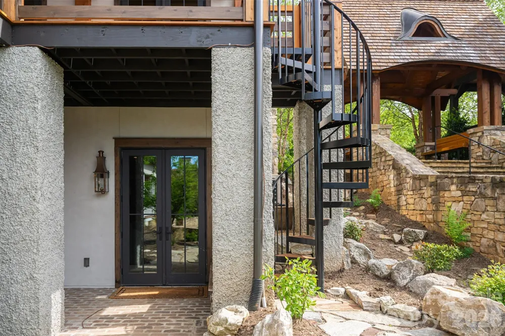25 Rantis Lane Black Mountain, NC 28711
