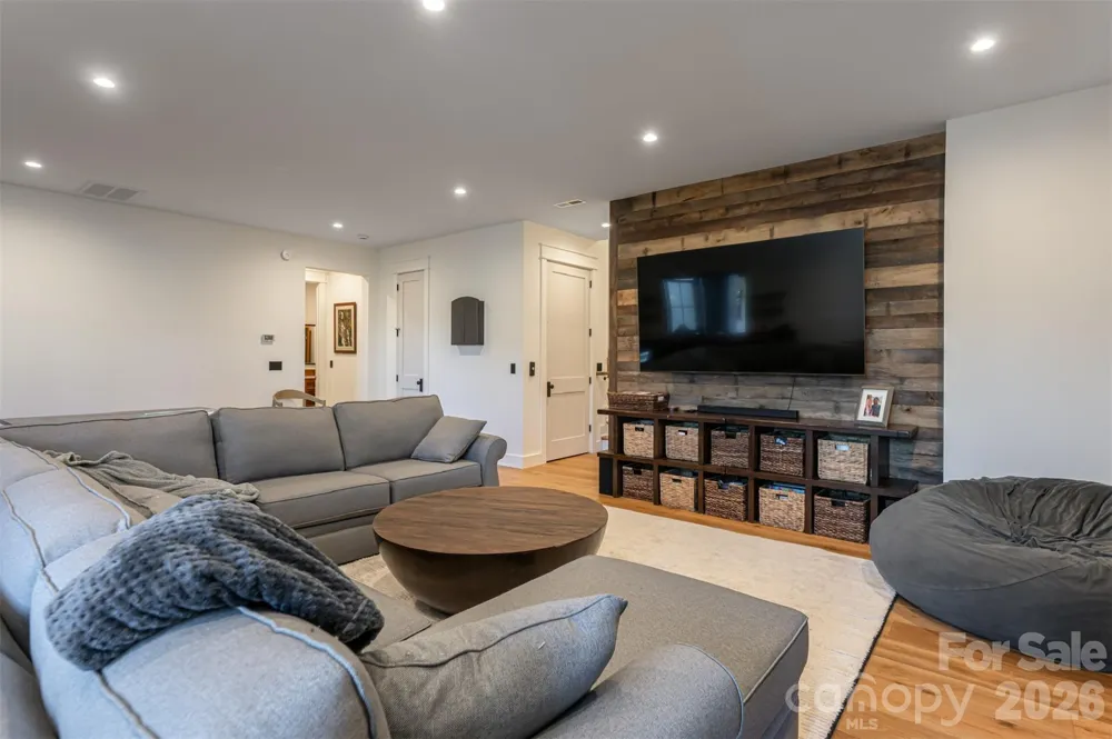25 Rantis Lane Black Mountain, NC 28711