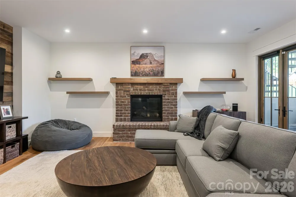 25 Rantis Lane Black Mountain, NC 28711