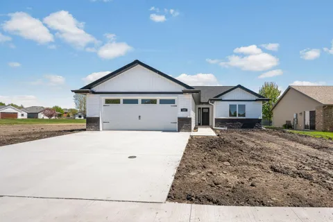 121 Copper Village Circle