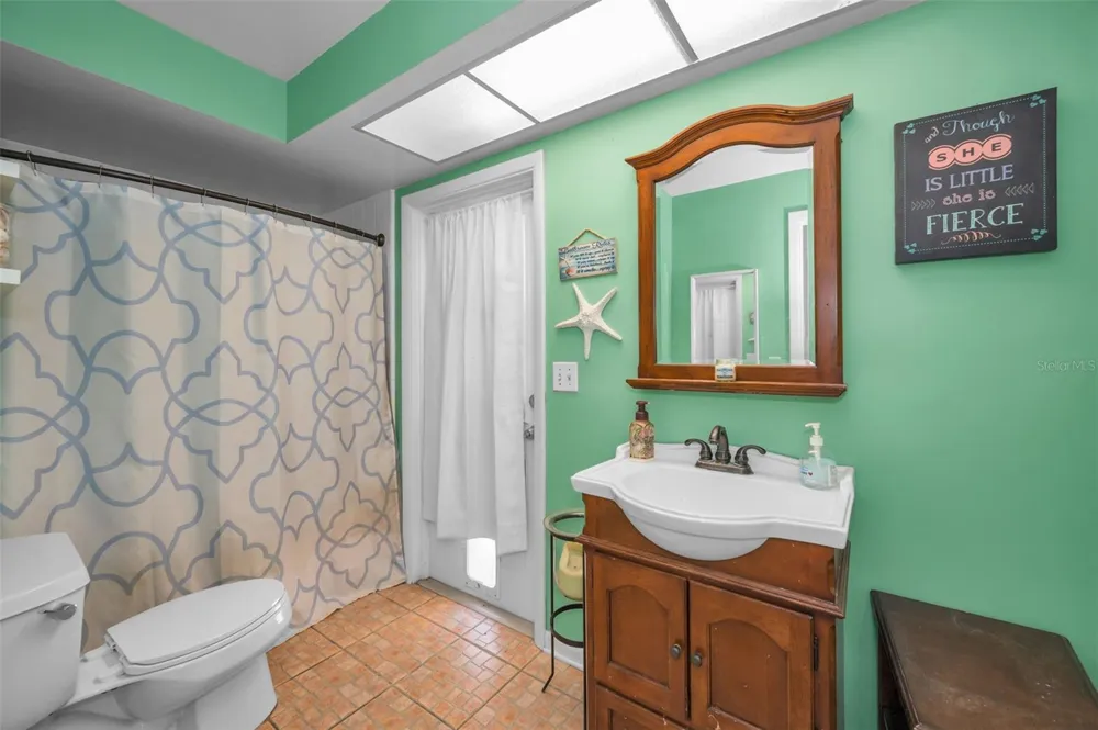 520 SANDY HOOK ROAD Palm Harbor, FL 34683