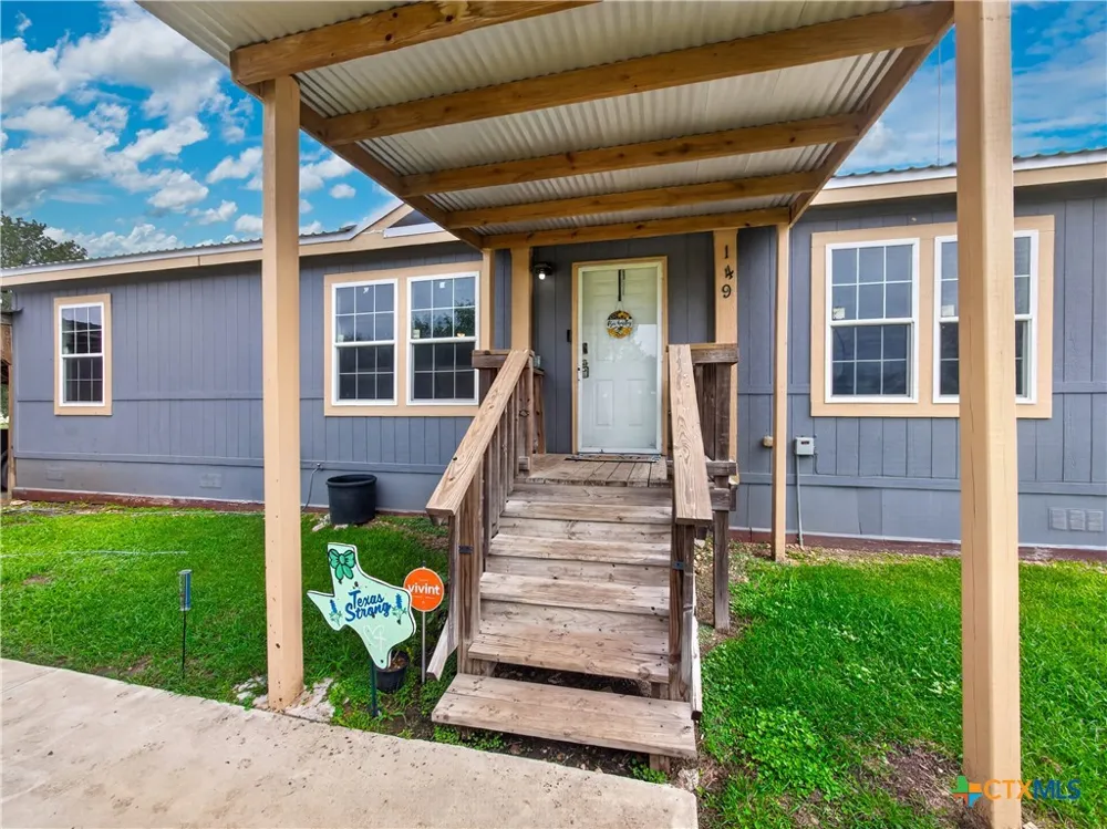 149 High Ridge Meadows Drive Gonzales, TX 78629