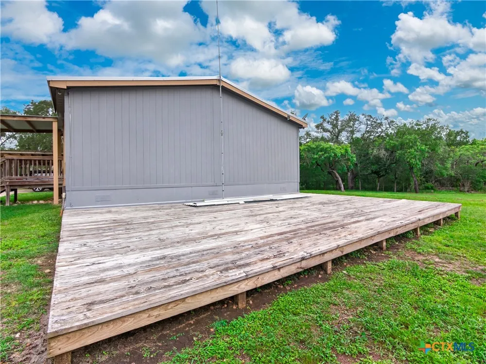 149 High Ridge Meadows Drive Gonzales, TX 78629