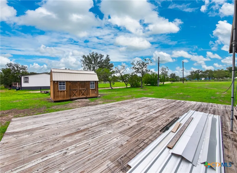 149 High Ridge Meadows Drive Gonzales, TX 78629