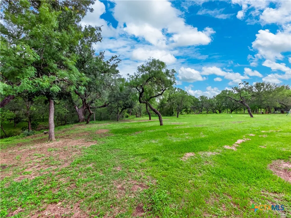 149 High Ridge Meadows Drive Gonzales, TX 78629