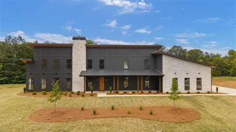 112 Summit Lane