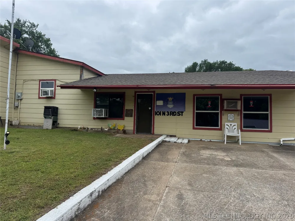 101 3rd Street Hartshorne, OK 74547