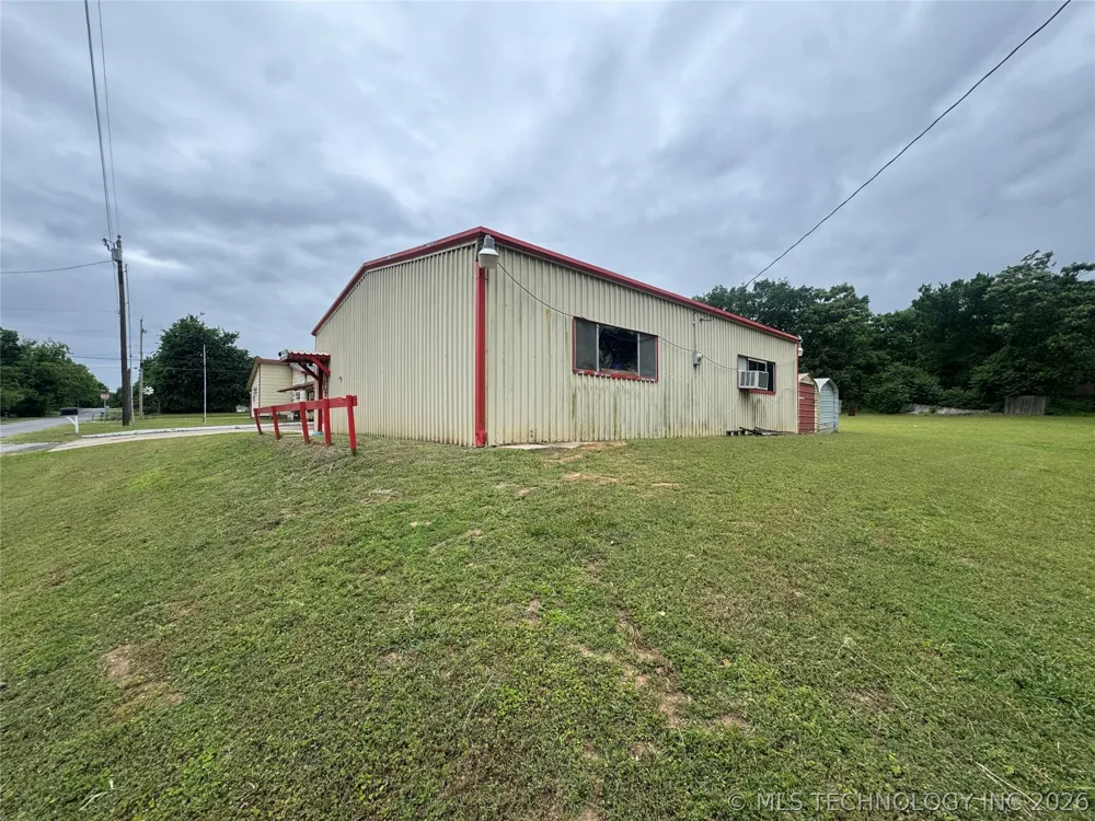 101 3rd Street Hartshorne, OK 74547
