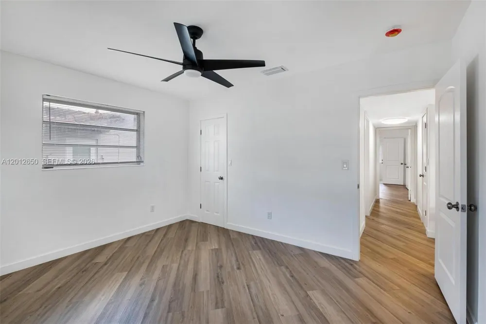 6750 White Oak Dr Miami Lakes, FL 33014