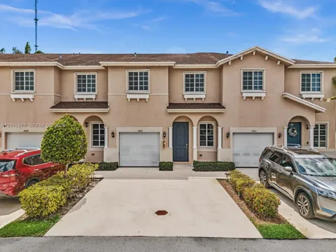 1410 NW 214th Ter