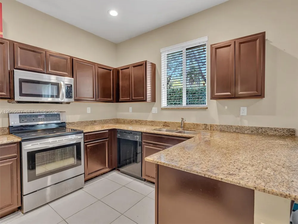 1410 NW 214th Ter Miami Gardens, FL 33169