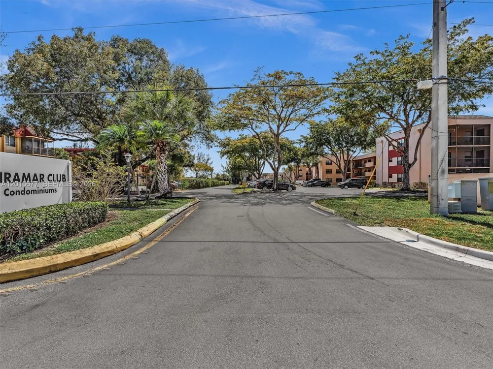 1410 NW 214th Ter Miami Gardens, FL 33169
