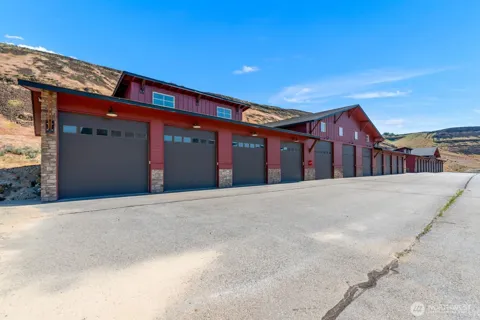 9532 NW Ridgeview Drive #49