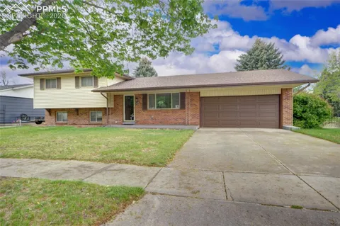 1126 Moffat Circle