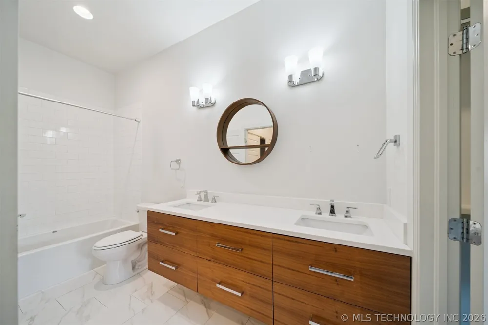 1137 E 7th Street #B Tulsa, OK 74120