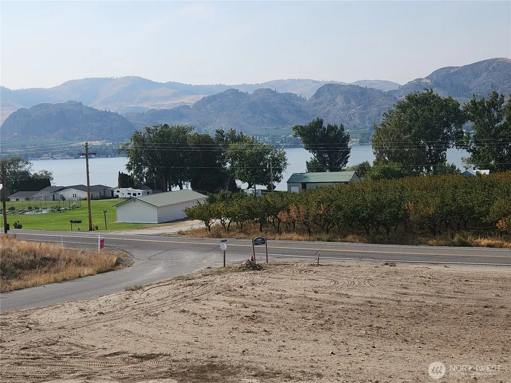 136 Eastlake Road Oroville, WA 98844