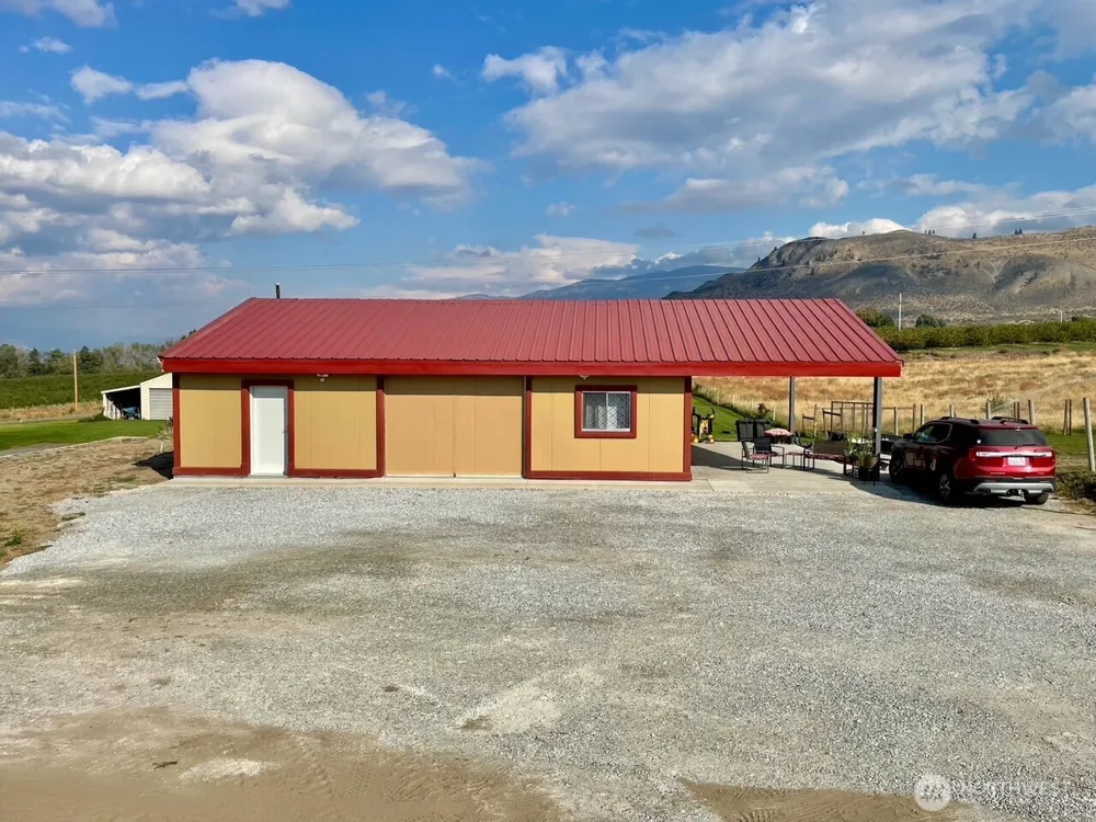 136 Eastlake Road Oroville, WA 98844