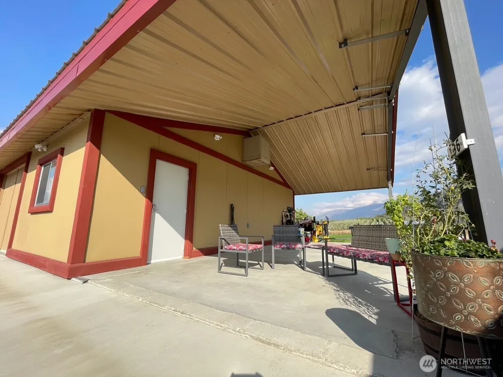 136 Eastlake Road Oroville, WA 98844