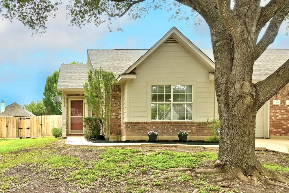 186 Prairie Springs Loop Georgetown, TX 78626