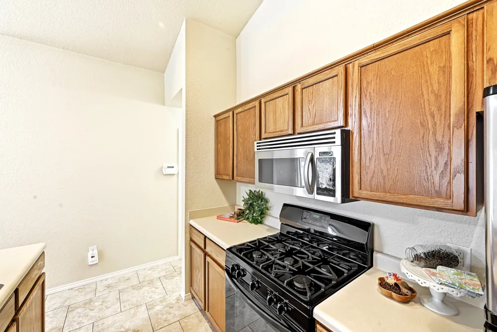 186 Prairie Springs Loop Georgetown, TX 78626