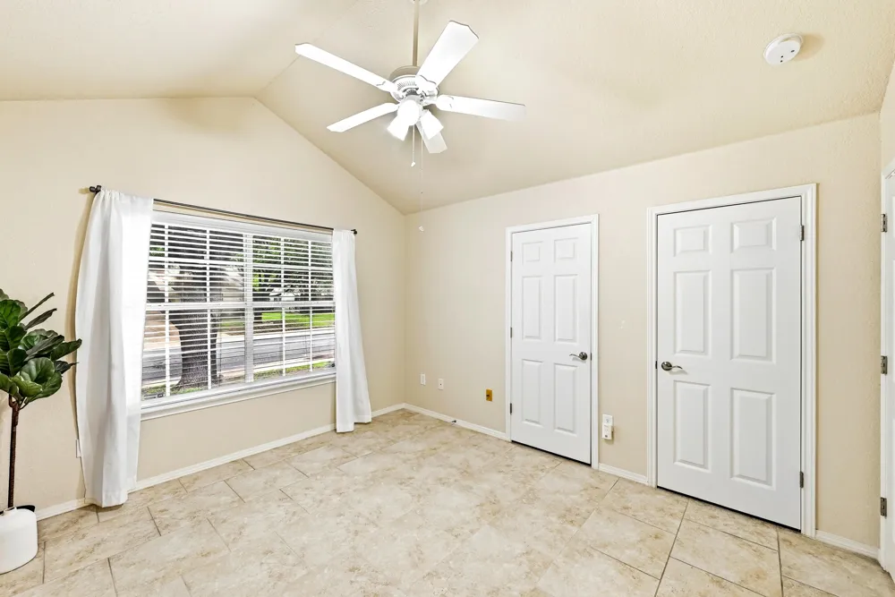 186 Prairie Springs Loop Georgetown, TX 78626