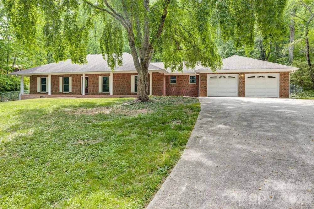 35 Byrd Road Candler, NC 28715