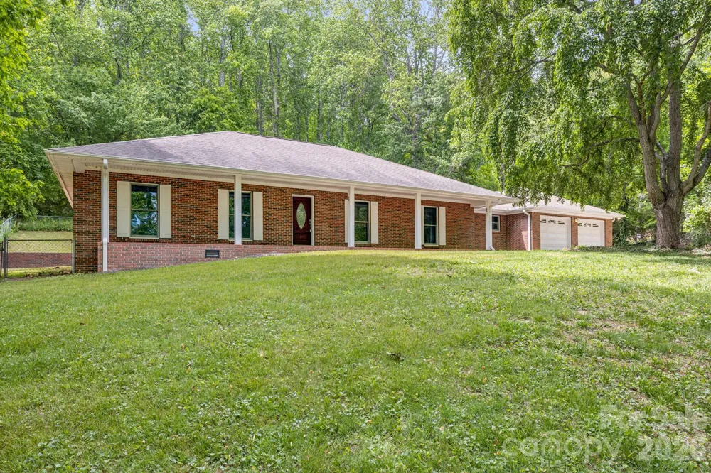 35 Byrd Road Candler, NC 28715