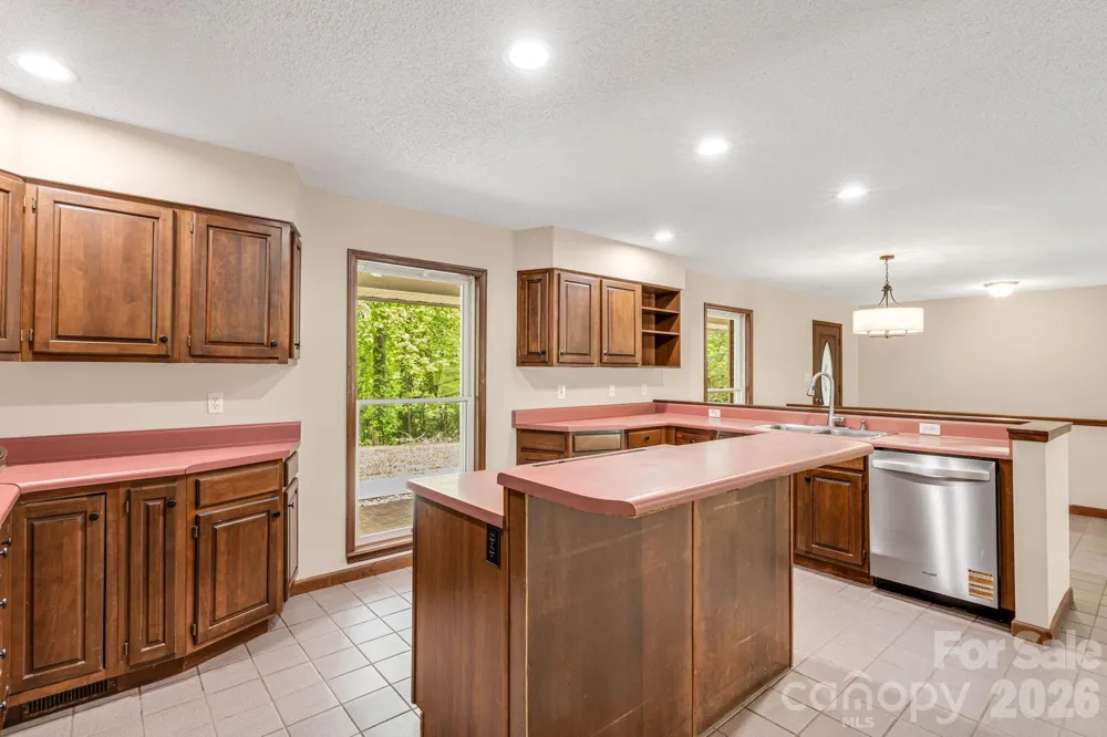 35 Byrd Road Candler, NC 28715