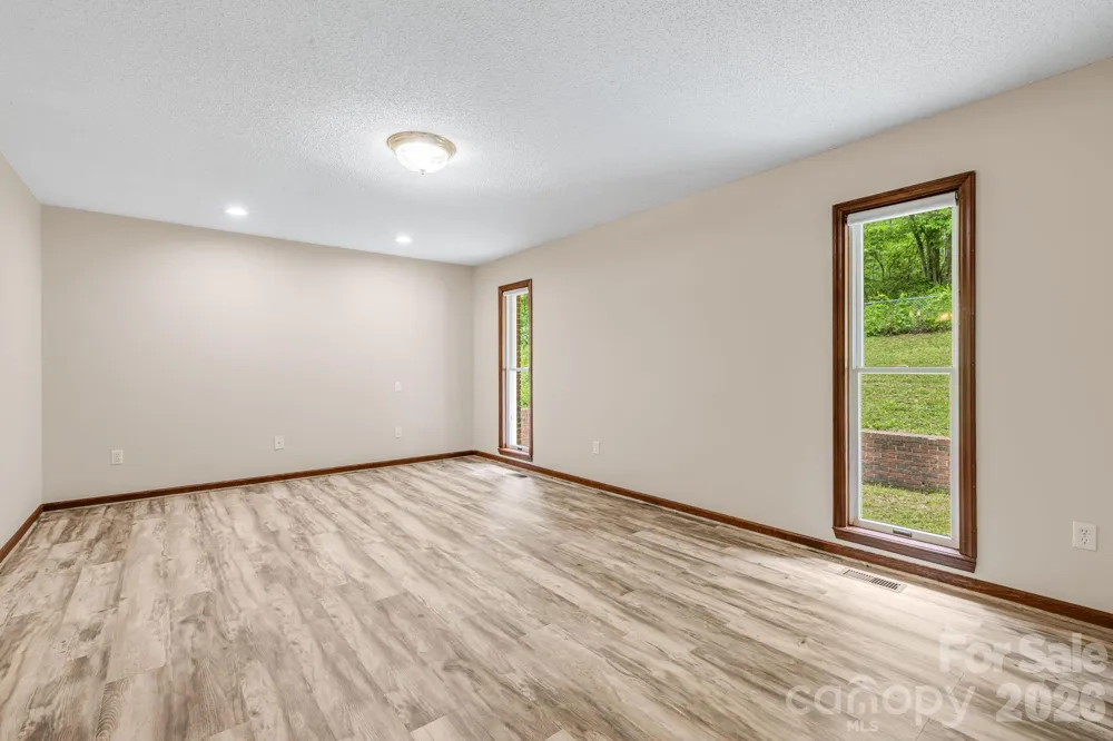 35 Byrd Road Candler, NC 28715